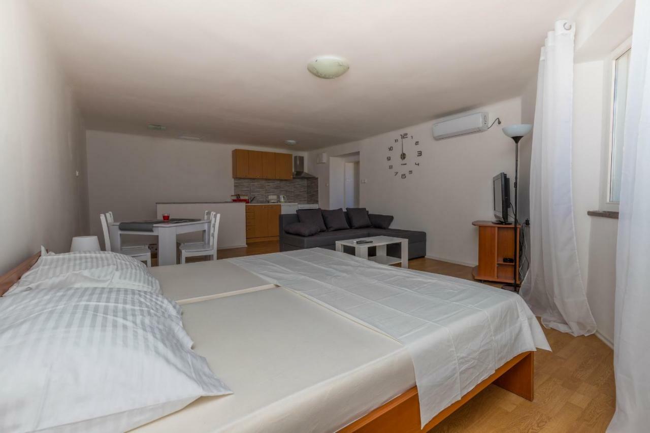 App Cor2 Appartement Selce Buitenkant foto